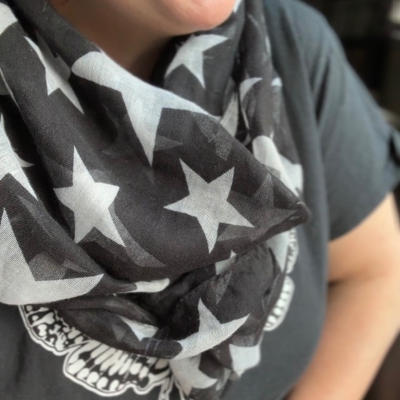 STAR Infinity Scarf - Picture 3 of 3